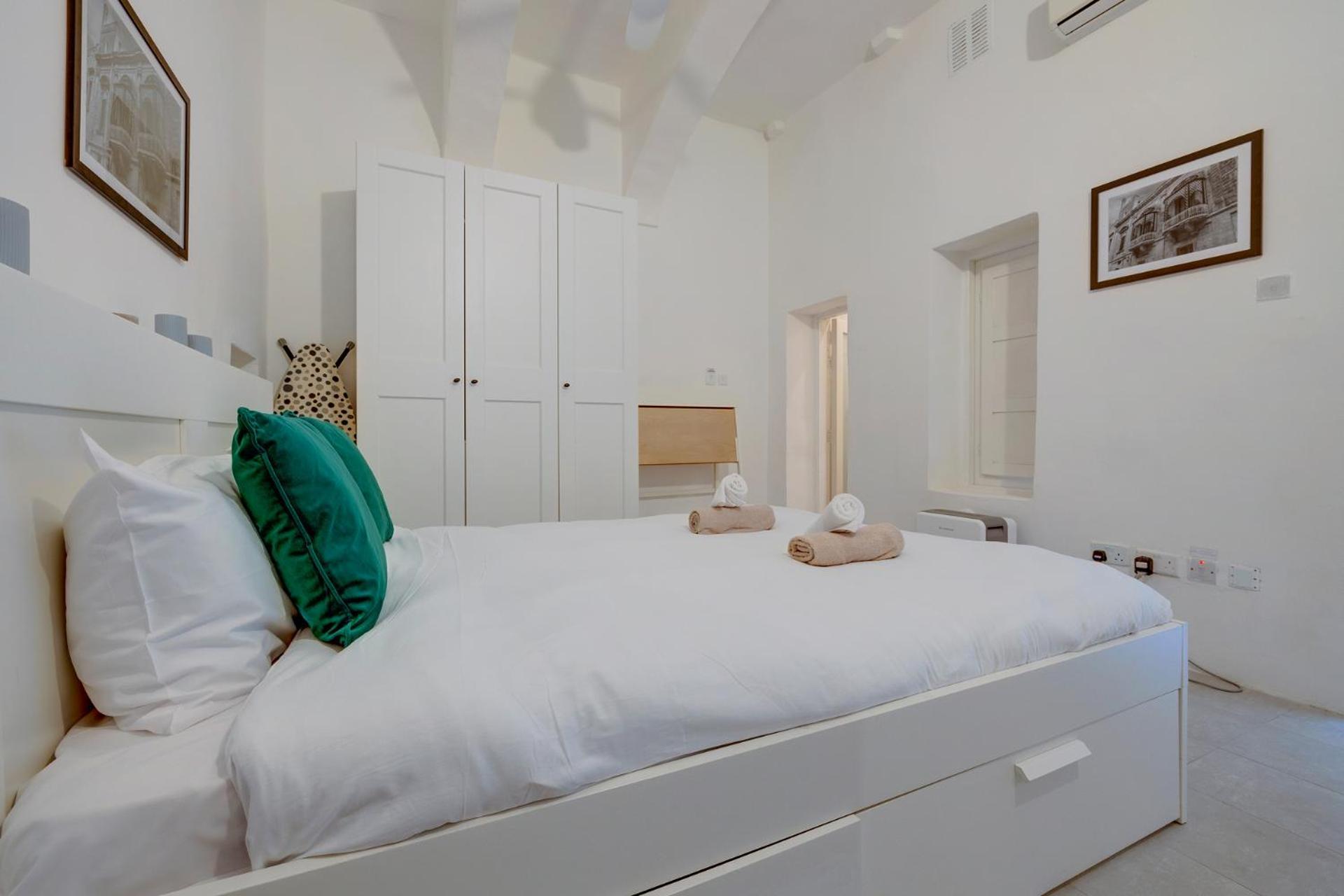 Comfy 1 Bedroom In The Heart Of